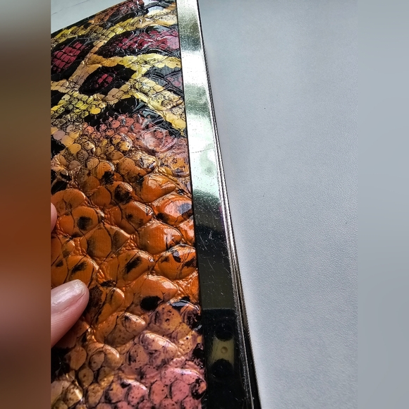 Fake Snake skin clutch wallet - Picture 2 of 9